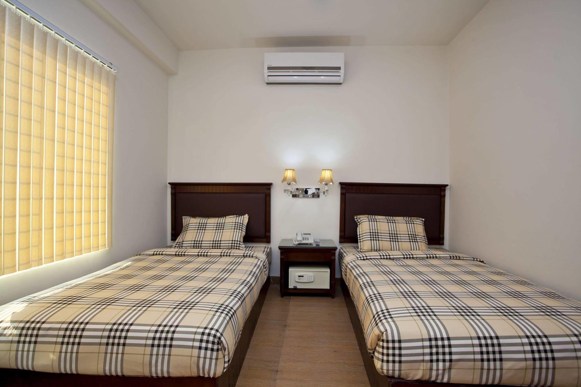 La Rose Hotel Sylhet Extérieur photo