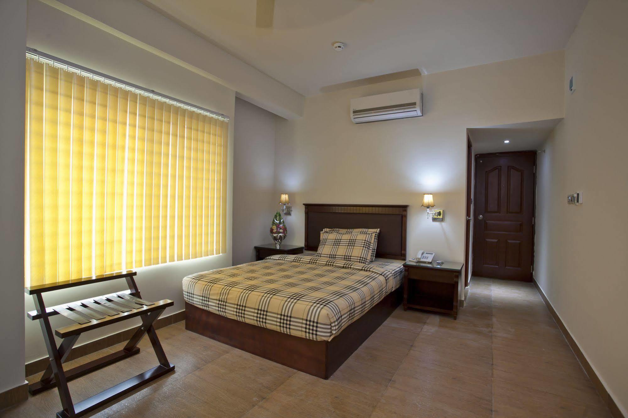 La Rose Hotel Sylhet Extérieur photo