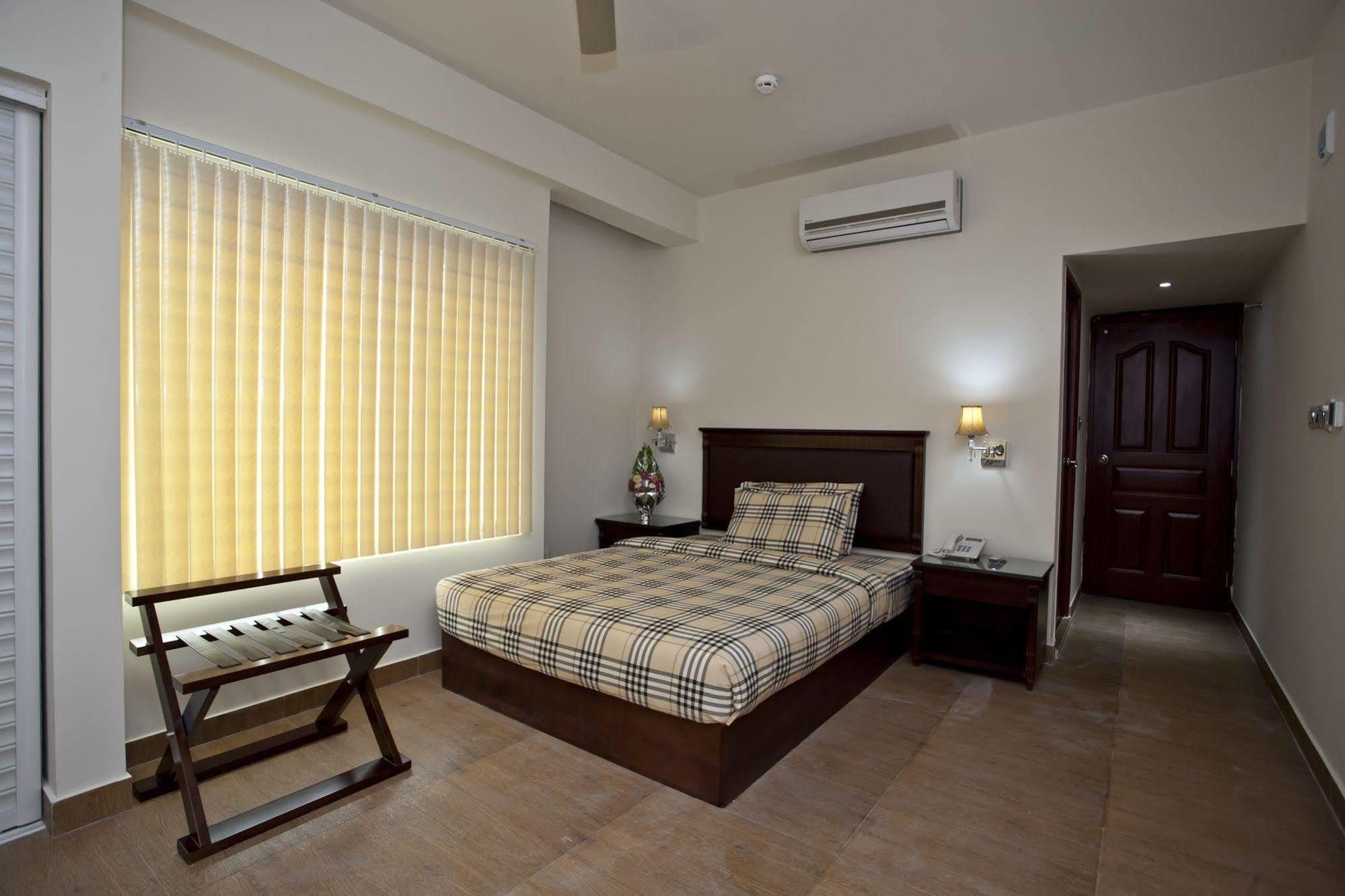 La Rose Hotel Sylhet Extérieur photo